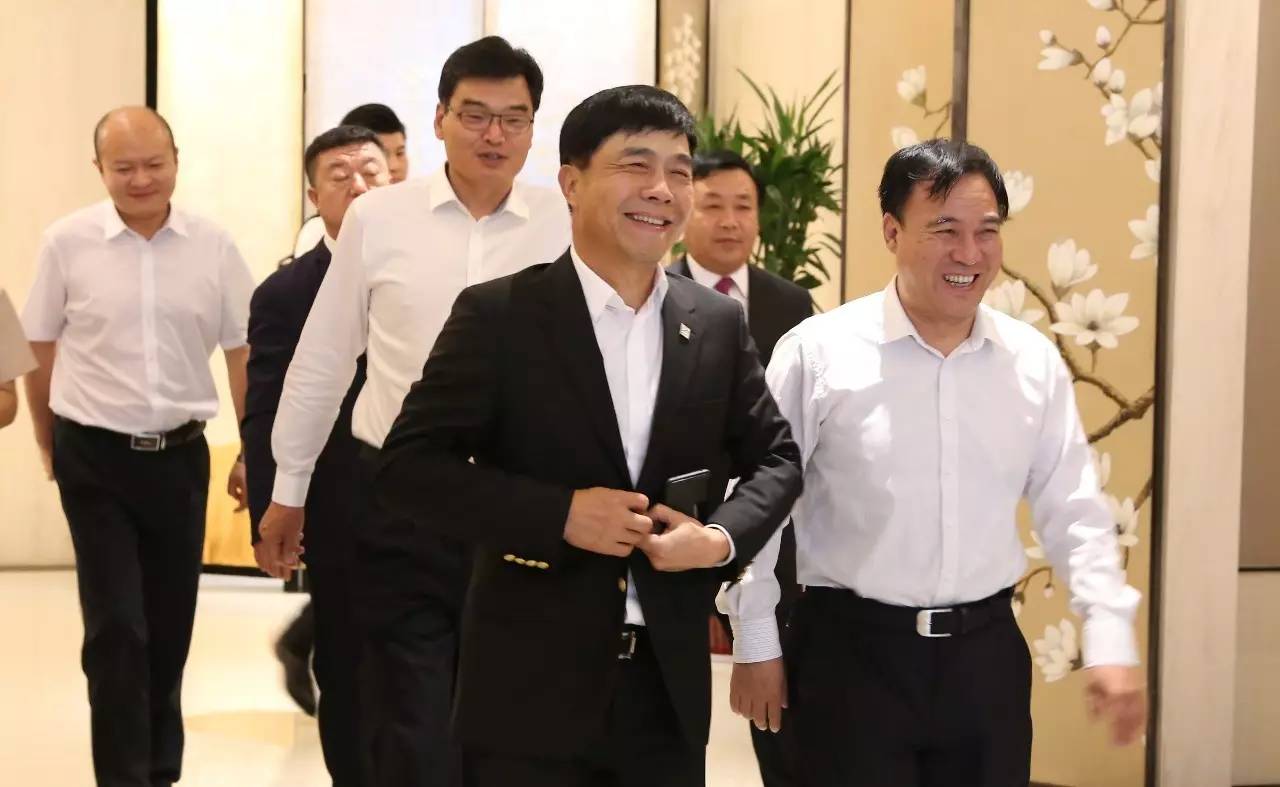 吳一堅總裁出席“一帶一路百人論壇”第三屆年會_財經_網