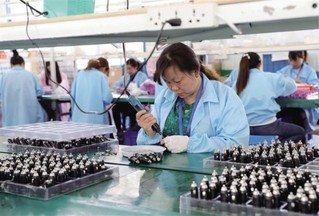 社區工廠讓貧困群眾穩定增收